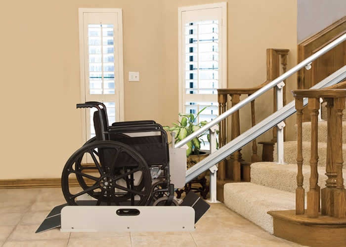 Treppenlift für Behinderte Hauneck